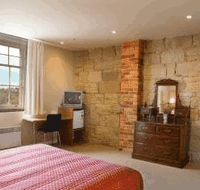 Customs House Waterfront Hotel - Foster Accommodation