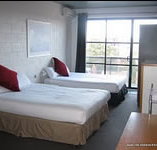 St Kilda Beach House - Foster Accommodation