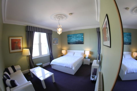 Jamison House And The Rooster Restaurant - Foster Accommodation 4