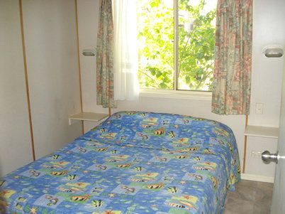 Paradise Park Cabins - Foster Accommodation 1