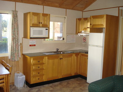 Paradise Park Cabins - Foster Accommodation 4