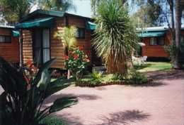 Paradise Park Cabins - Foster Accommodation 5