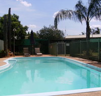 Parkes Overnighter Caravan Park - Foster Accommodation