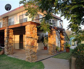 Rubyvale Gem Gallery Apartments - Foster Accommodation 1