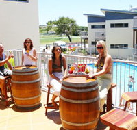 Emu's Beach Resort - Foster Accommodation