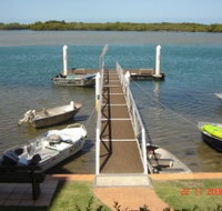 On The River Holiday Apartments - Foster Accommodation