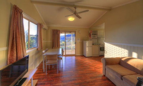 Inland Waters Holiday Parks Lake Glenbawn - Foster Accommodation 9