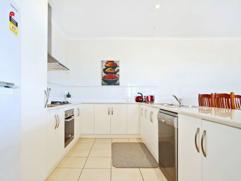 Century 21 SouthCoast: Bayside - Foster Accommodation 3