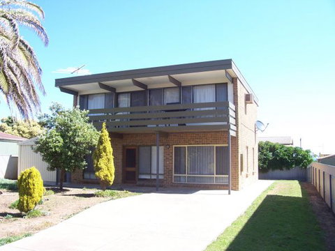Century 21 SouthCoast: Silver Sands - Foster Accommodation 0
