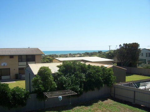 Century 21 SouthCoast: Silver Sands - Foster Accommodation 1