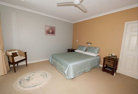 Crabapple Lane Bed And Breakfast - Foster Accommodation 0