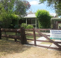 Grantham House  Pet Friendly Holiday Home - Foster Accommodation