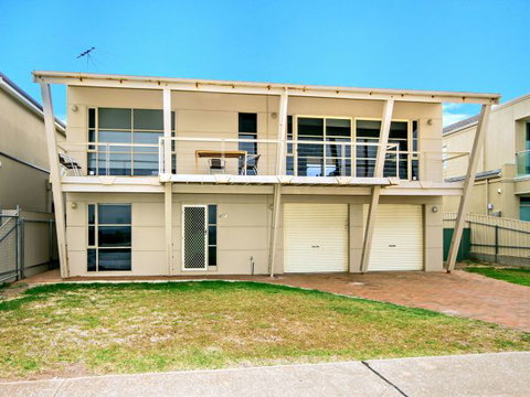 Century 21 SouthCoast: Salt - Foster Accommodation 0