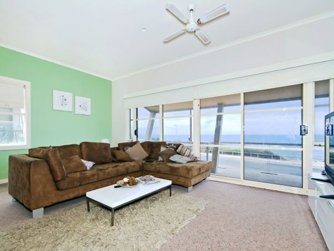 Century 21 SouthCoast: Salt - Foster Accommodation 3