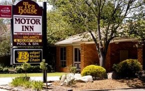 Tea House Motor Inn - Foster Accommodation 0