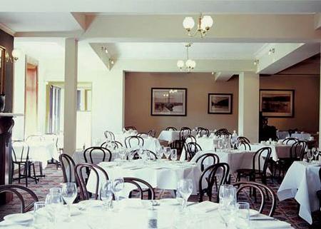 Clarion Hotel City Park Grand - Foster Accommodation 4