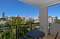 Spring Hill Mews - Foster Accommodation 3