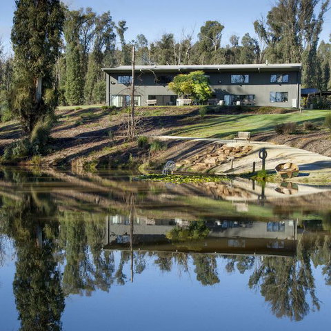 Saladin Lodge - Foster Accommodation 0