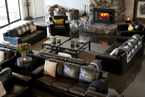 Saladin Lodge - Foster Accommodation 1