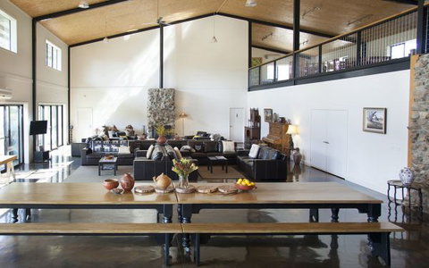 Saladin Lodge - Foster Accommodation 4
