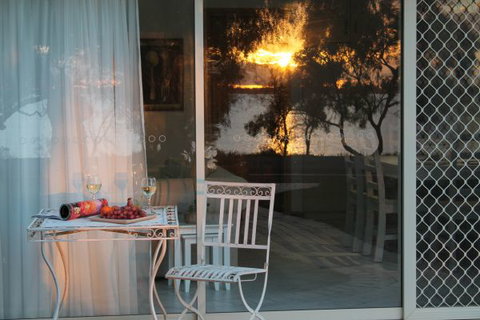 17 QED Lakehouse - Foster Accommodation 2