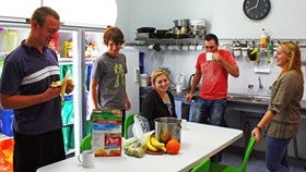 Adelaide Backpackers Inn - Foster Accommodation 0
