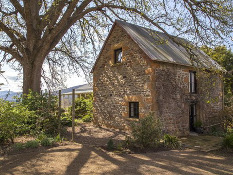 Farm Pod At Twamley Farm - Foster Accommodation 0