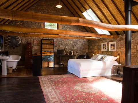 Farm Pod At Twamley Farm - Foster Accommodation 3