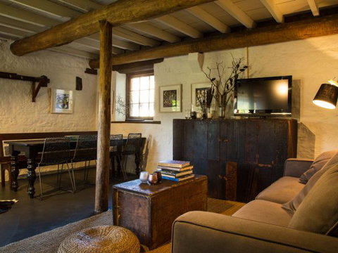 Farm Pod At Twamley Farm - Foster Accommodation 4