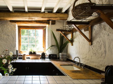 Farm Pod At Twamley Farm - Foster Accommodation 6