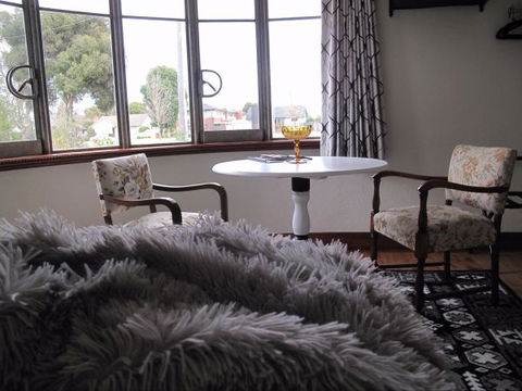 B&B Wodonga - Art Deco Accommodation - Foster Accommodation 1