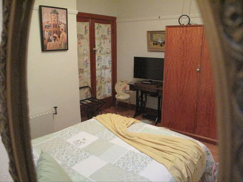 B&B Wodonga - Art Deco Accommodation - Foster Accommodation 4