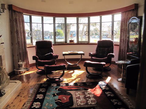 B&B Wodonga - Art Deco Accommodation - Foster Accommodation 5