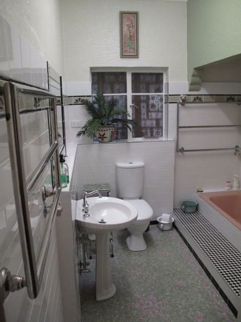 B&B Wodonga - Art Deco Accommodation - Foster Accommodation 8