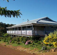 Blue House Bed and Breakfast - Foster Accommodation