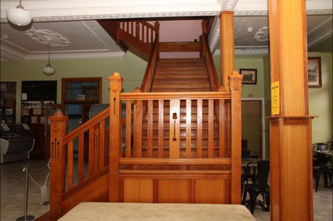 Hotel Corones Charleville - Foster Accommodation 1