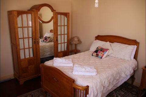 Hotel Corones Charleville - Foster Accommodation 2