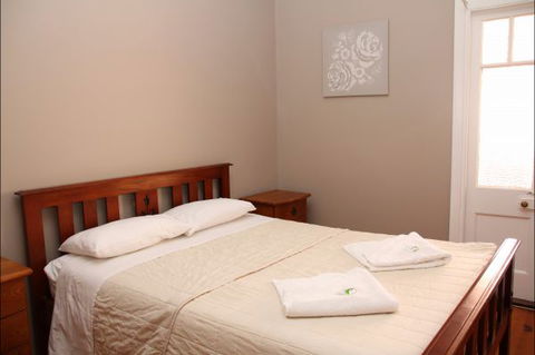 Hotel Corones Charleville - Foster Accommodation 3