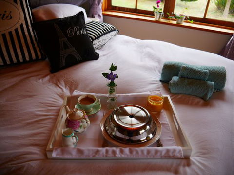 La Perrie Chalet Bed And Breakfast - Foster Accommodation 1
