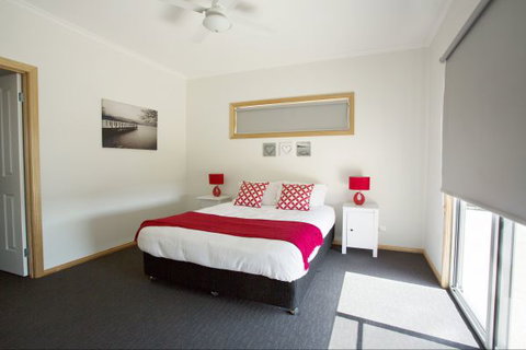 RED FIN Part Of BLUE FIN HOLIDAY HOMES - Foster Accommodation 3