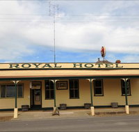 Royal Hotel Snake Valley - Foster Accommodation