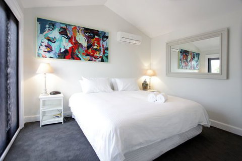 Tannin Apartment - Foster Accommodation 1