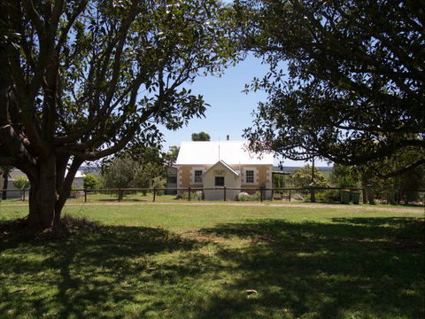 The Old Drik Drik Schoolhouse Retreat - Foster Accommodation 3