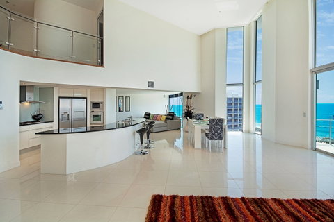 Aqua Vista Luxury Resort - Foster Accommodation 7