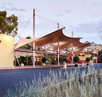 Desert Gardens Hotel - Foster Accommodation