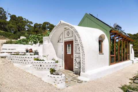 Earthship Ironbank - Foster Accommodation 1