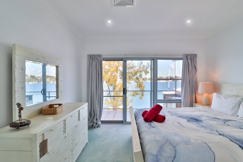 El Lago Jetty - Foster Accommodation 4