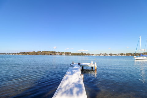 El Lago Jetty - Foster Accommodation 9
