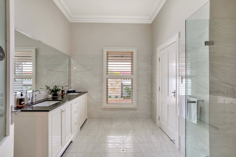 Grandview Accommodation - The Elm Tree Apartments - Foster Accommodation 8