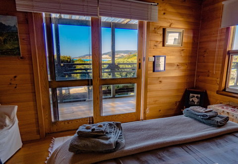 Palana Beach House - Foster Accommodation 3